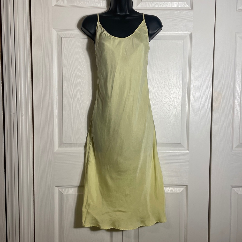 VICTORIAS SECRET Slip Dress Women M Yellow‎ Spaghetti Strap Slinky Cupro Midi